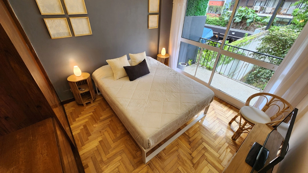 Amplio monoambiente en zona Alto Palermo, edificio con pileta Araoz 2800