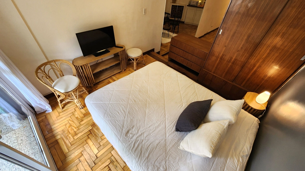 Amplio monoambiente en zona Alto Palermo, edificio con pileta Araoz 2800