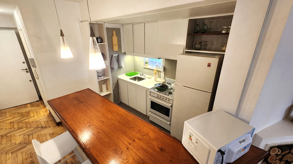 Amplio monoambiente en zona Alto Palermo, edificio con pileta Araoz 2800