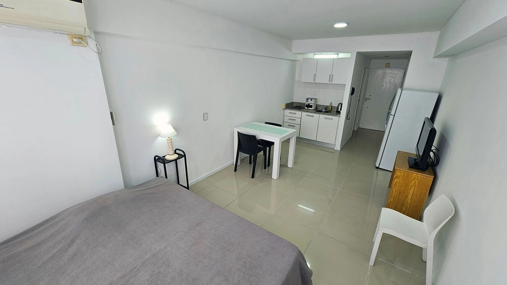 Monoambiente en moderno edificio con amenities, piscina, laundry, gimnasio, sum y parrilla