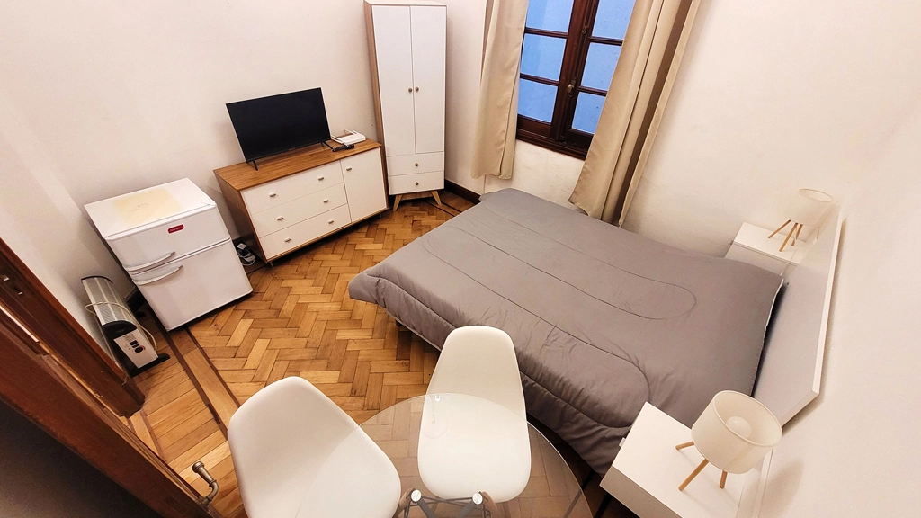 Monoambiente reciclado Uruguay al 600 zona Tribunales alquiler temporario